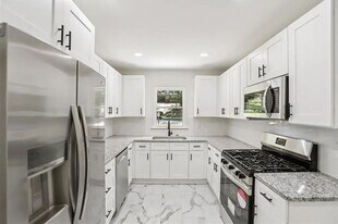 1367 Pollard Dr SW in Atlanta, GA - Building Photo