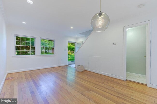 136 S Virginia Ave in Falls Church, VA - Building Photo - Building Photo