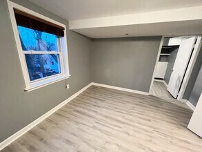 3110 Chartiers Ave, Unit 2 in Pittsburgh, PA - Foto de edificio - Building Photo