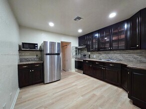 629 Troy Blvd in West Palm Beach, FL - Building Photo - Building Photo