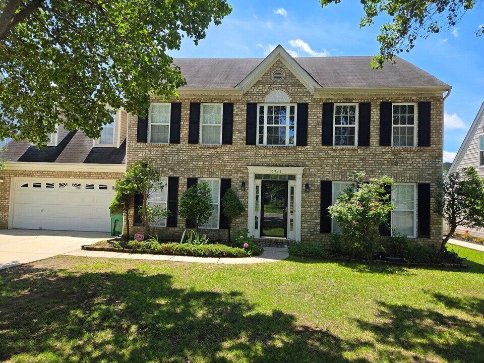 10941 Elm Bend Dr in Charlotte, NC - Building Photo