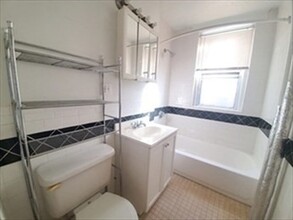 1568 Commonwealth Ave, Unit 7 in Boston, MA - Foto de edificio - Building Photo