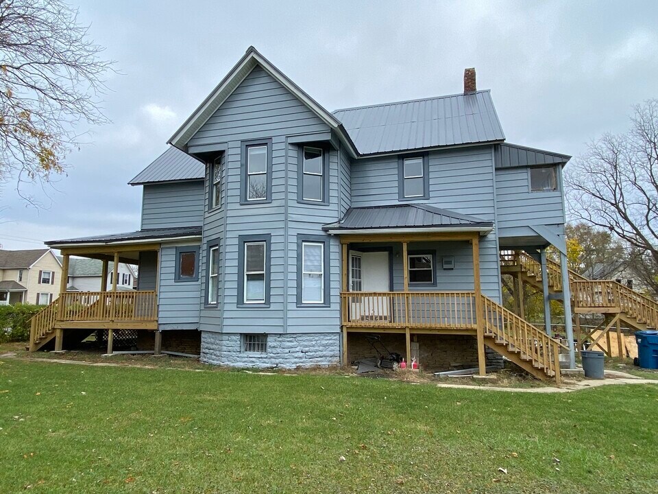 942 N Schuyler Ave in Kankakee, IL - Foto de edificio