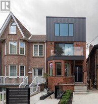 328 Shaw St in Toronto, ON - Building Photo