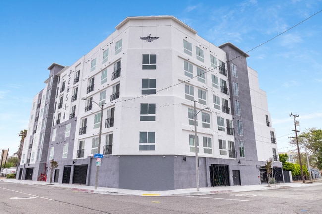 11814 Aviation Blvd in Inglewood, CA - Building Photo - Building Photo