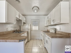 2214 S Granada Dr in Tempe, AZ - Building Photo - Building Photo