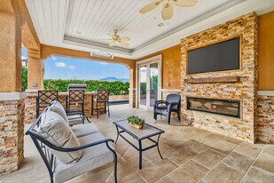 81543 Avenida Celaya in Indio, CA - Building Photo