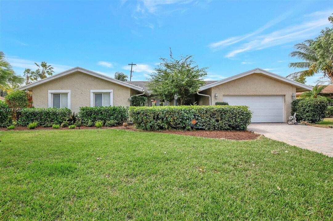 5320 SW 21st Ct in Plantation, FL - Building Photo
