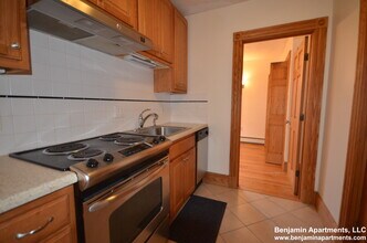 89 Myrtle St, Unit 2 in Boston, MA - Foto de edificio - Building Photo