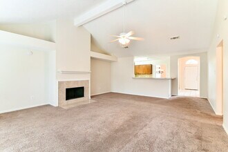 17606 Glenwolf Dr in Houston, TX - Building Photo - Building Photo