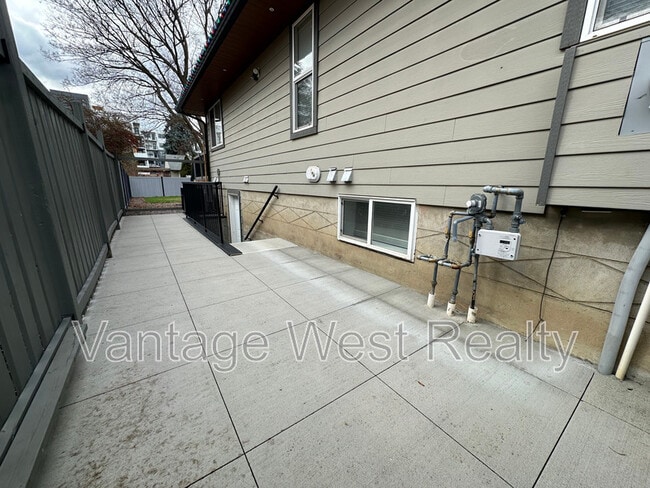 1480-1480 Flemish St in Kelowna, BC - Building Photo - Building Photo
