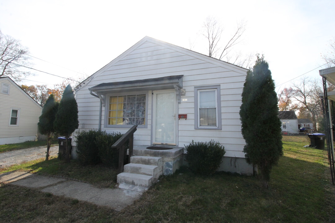 1032 Navaho Pl in Louisville, KY - Building Photo