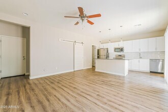 1119 S Stapley Dr in Mesa, AZ - Building Photo - Building Photo