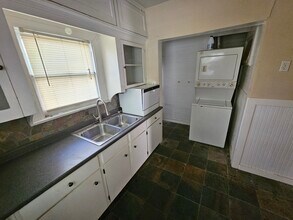 2427 Hazard St, Unit 2 in Houston, TX - Building Photo - Building Photo