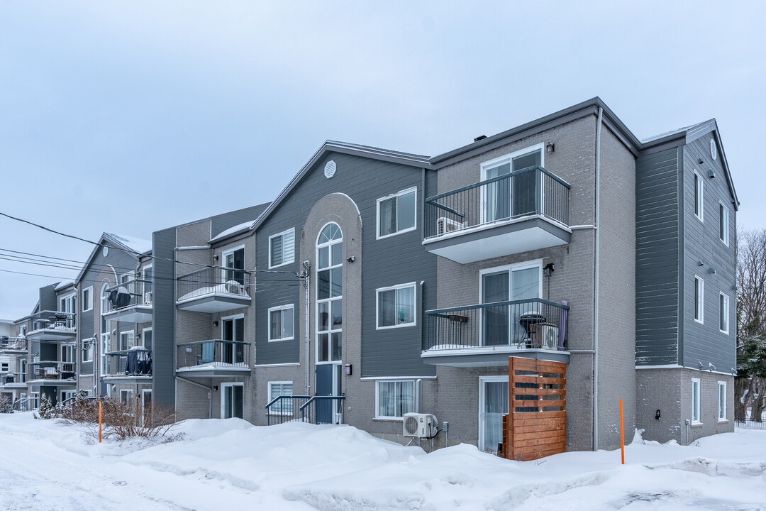 572 De Saint-Romuald St in Lévis, QC - Building Photo