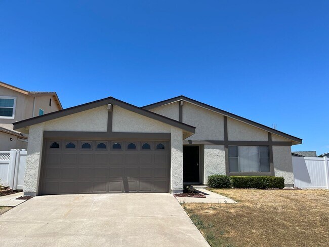 11380 Clearspring Rd in San Diego, CA - Foto de edificio - Building Photo
