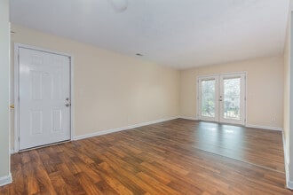 Auburndale Apartments in Louisville, KY - Building Photo - Building Photo