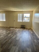 Saticoy Apartments in Canoga Park, CA - Building Photo