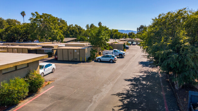 Windsor Villas Apartments in San Bernardino, CA - Building Photo - Building Photo