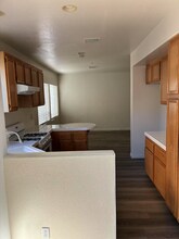 1986 Crowne Oak Ln in Simi Valley, CA - Building Photo - Building Photo