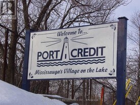 297 Lakeshore Rd E in Mississauga, ON - Building Photo