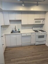 64 Maple Ave in Morristown, NJ - Building Photo - Building Photo