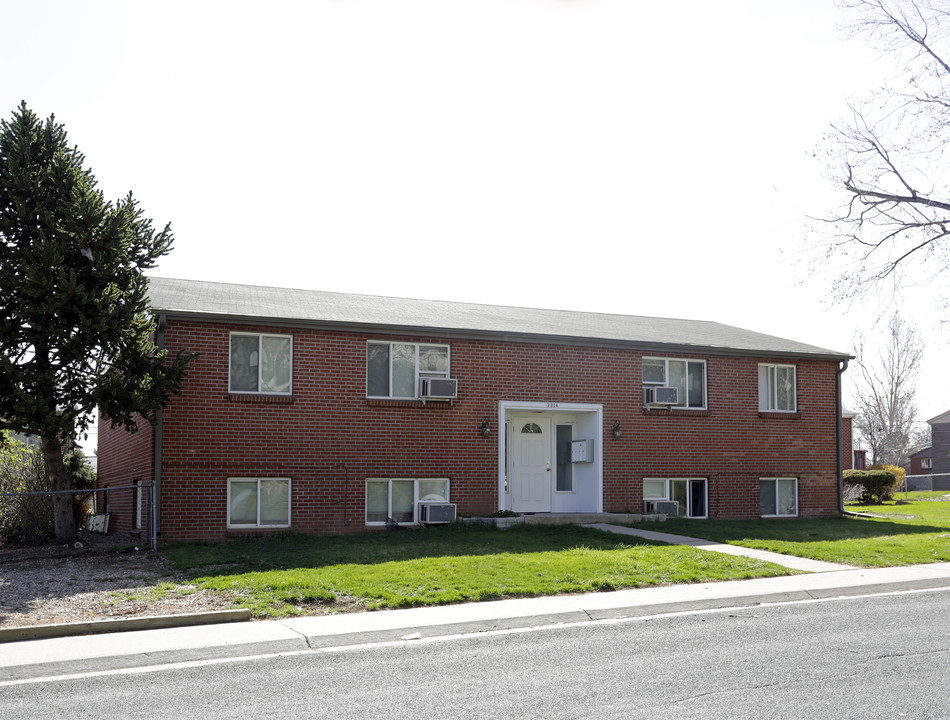 2316 S Linden Ct in Denver, CO - Building Photo