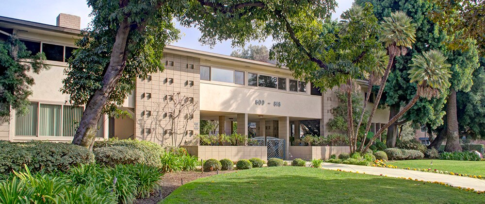 800-818 S Orange Grove Blvd in Pasadena, CA - Building Photo