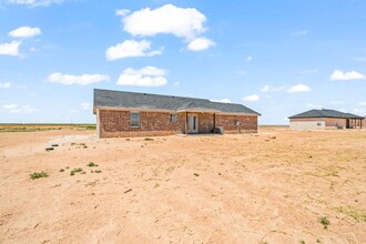 204 Lawrence St in Anton, TX - Building Photo - Building Photo