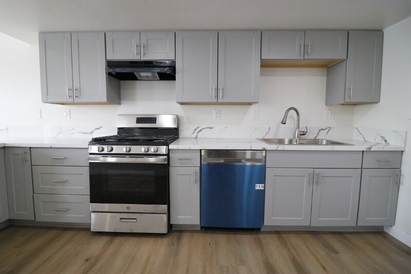 15978 Muni Rd-Unit -7 in Apple Valley, CA - Building Photo
