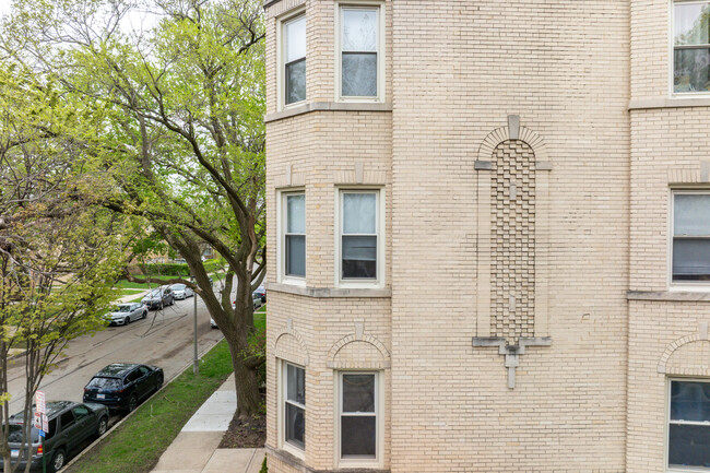 4739 Washington in Skokie, IL - Building Photo - Building Photo
