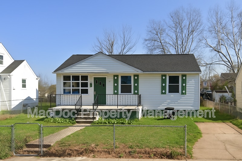210 Harris St in Fredericksburg, VA - Building Photo