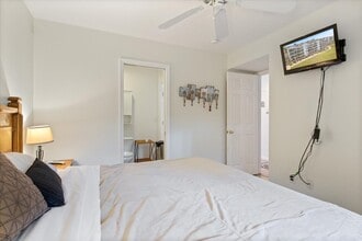 549 Park Pl Dr in Kaiser, MO - Building Photo - Building Photo