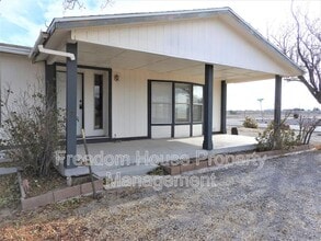 2770 Rio Rico Dr in Pahrump, NV - Building Photo - Building Photo