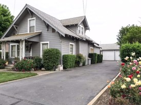 903-923 1st St in Escalon, CA - Building Photo