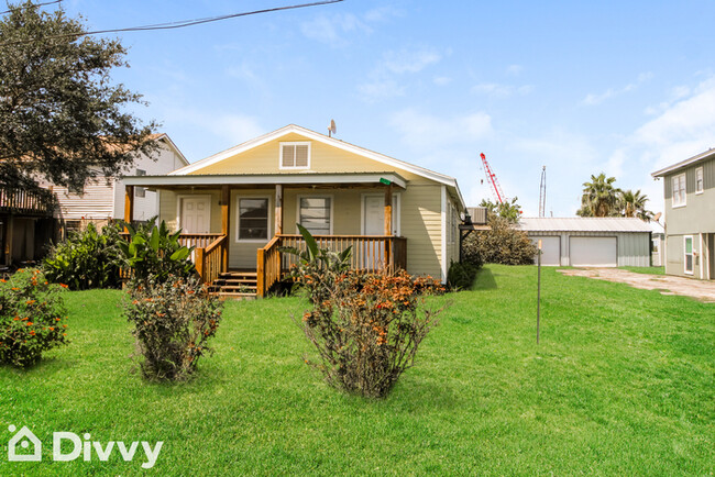 1215 Pickney Ave in Port Bolivar, TX - Building Photo - Building Photo