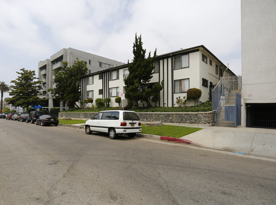 225 S Occidental Blvd in Los Angeles, CA - Building Photo