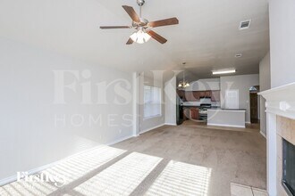 1101 New Meadow Dr in Azle, TX - Foto de edificio - Building Photo