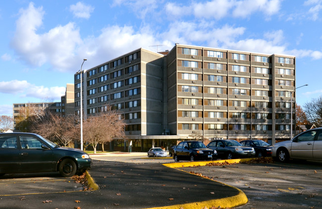 Davenport Housing for the Elderly in Hamden, CT - Building Photo - Building Photo