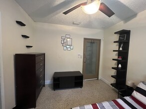 900 NE 85th St in Miami, FL - Building Photo - Building Photo