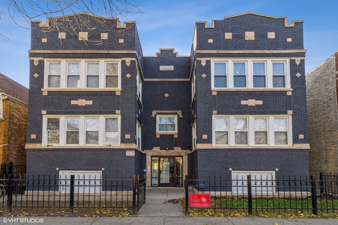 1130 N Ridgeway Ave in Chicago, IL - Building Photo