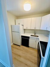 2650 N Lakeview Ave, Unit 4003 in Chicago, IL - Building Photo - Building Photo