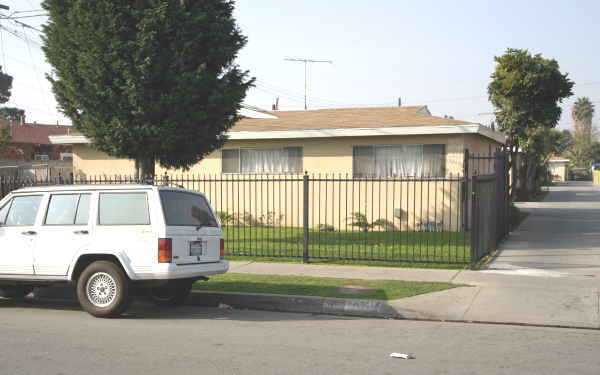 10711 Buford Ave in Inglewood, CA - Building Photo