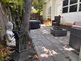 8228 NE 8th Ct in Miami, FL - Building Photo
