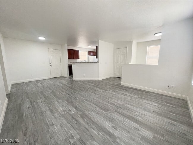 2801 N Rainbow Blvd, Unit 203 in Las Vegas, NV - Building Photo - Building Photo