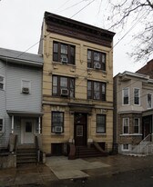 132 Booraem Ave in Jersey City, NJ - Building Photo