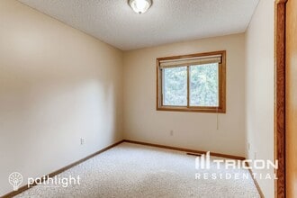 512 Green Ave SE in Watertown, MN - Building Photo - Building Photo
