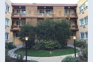 1929 Harrison St, Unit 3F in Evanston, IL - Building Photo