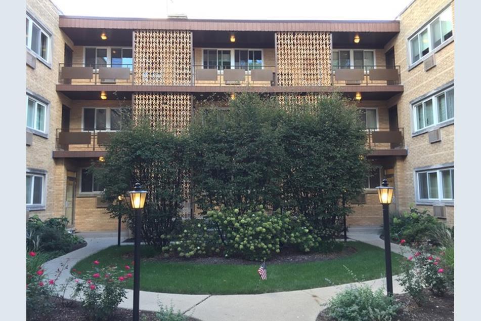 1929 Harrison St, Unit 3F in Evanston, IL - Building Photo