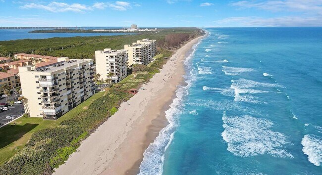 7410 S Ocean Dr, Unit 505 in Jensen Beach, FL - Building Photo - Building Photo